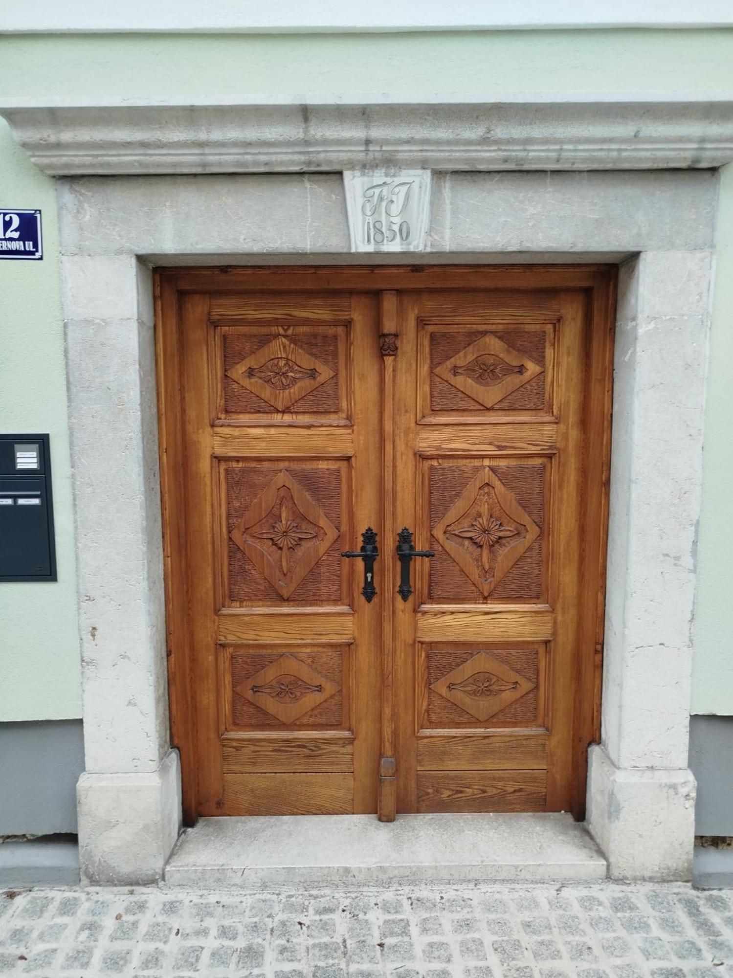 Apartma Mamut 1850 Kamnik Luaran gambar